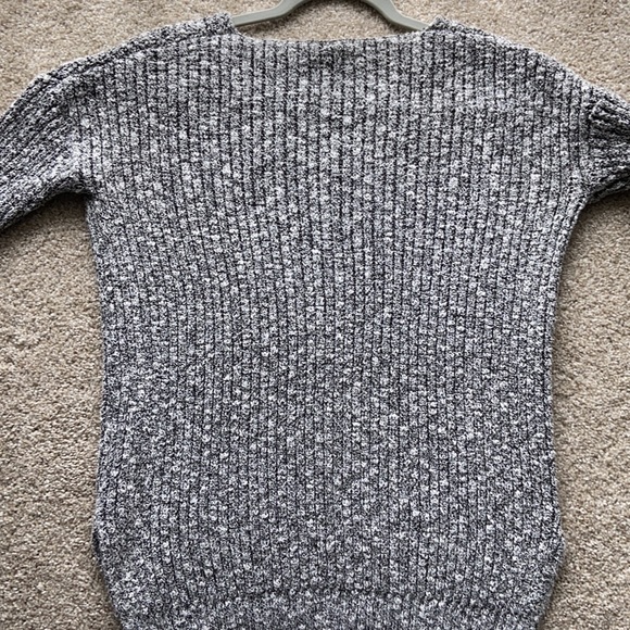 V-Neck Ribbed Sweater - Picture 4 of 6